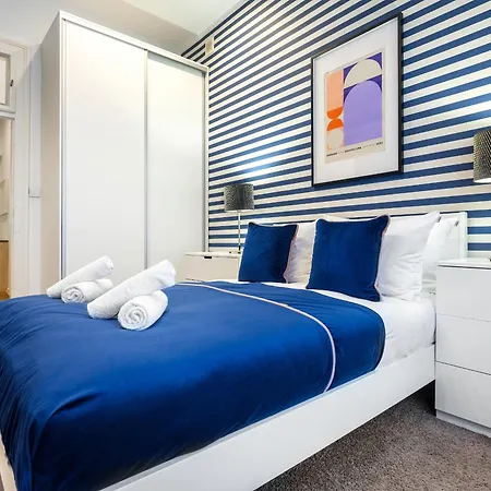 Gentle Glow By Tyzenhauz