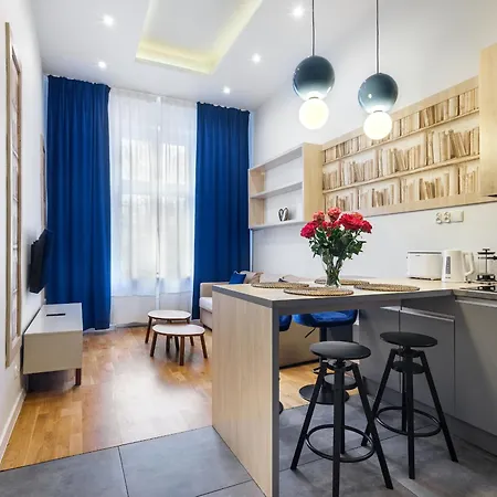 Gentle Glow By Tyzenhauz Apartment