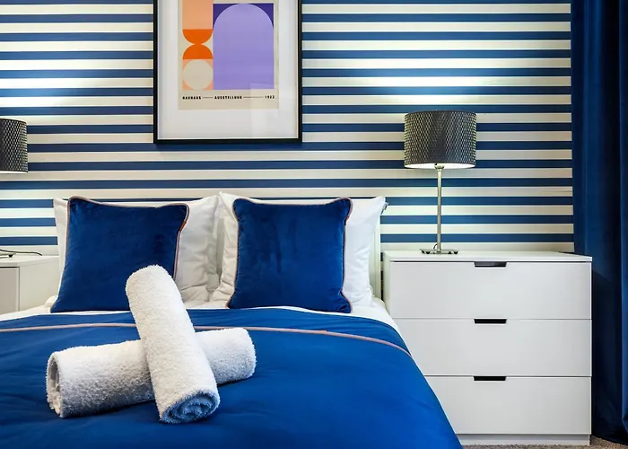 Gentle Glow By Tyzenhauz