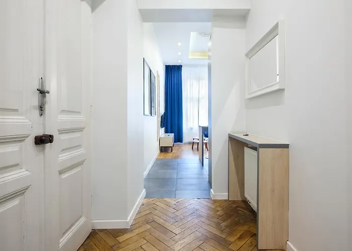 Apartment Gentle Glow By Tyzenhauz *